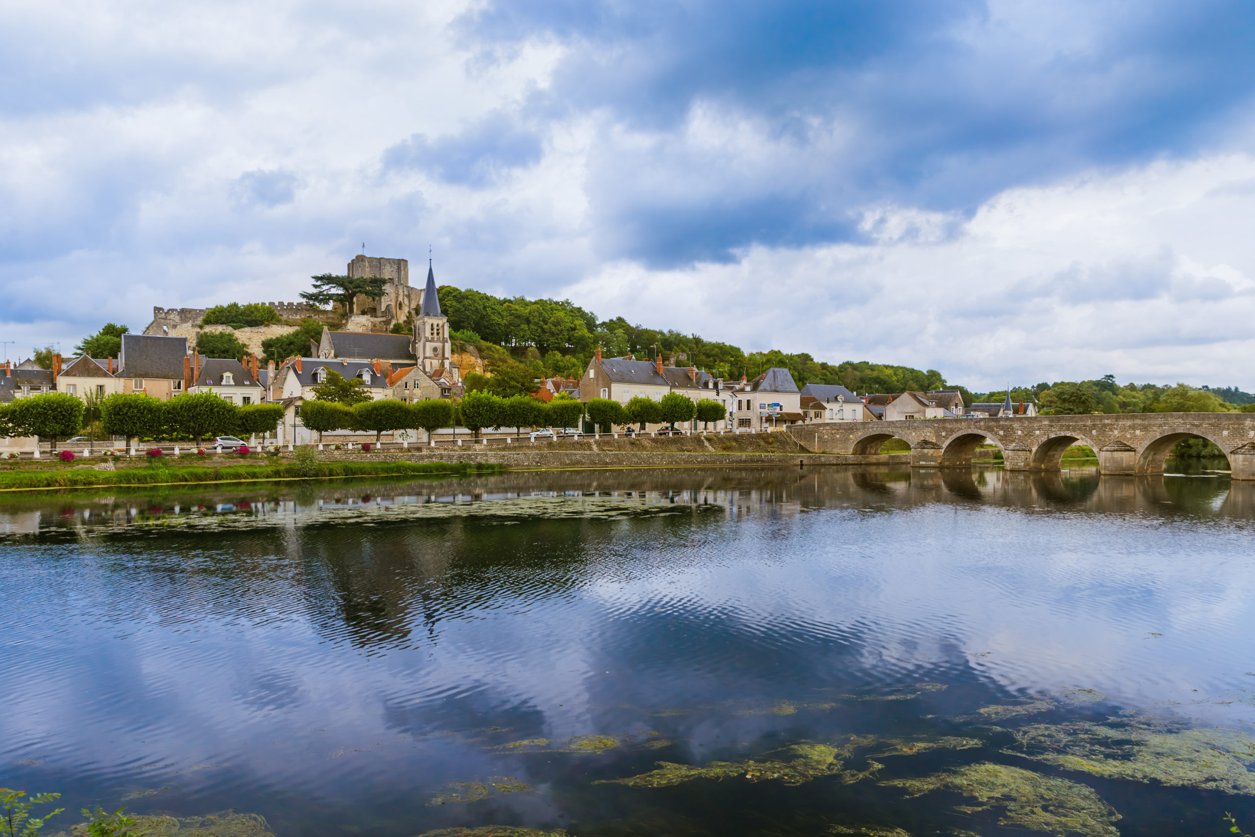 Vue panoramique de Montrichard sur les bords du Cher